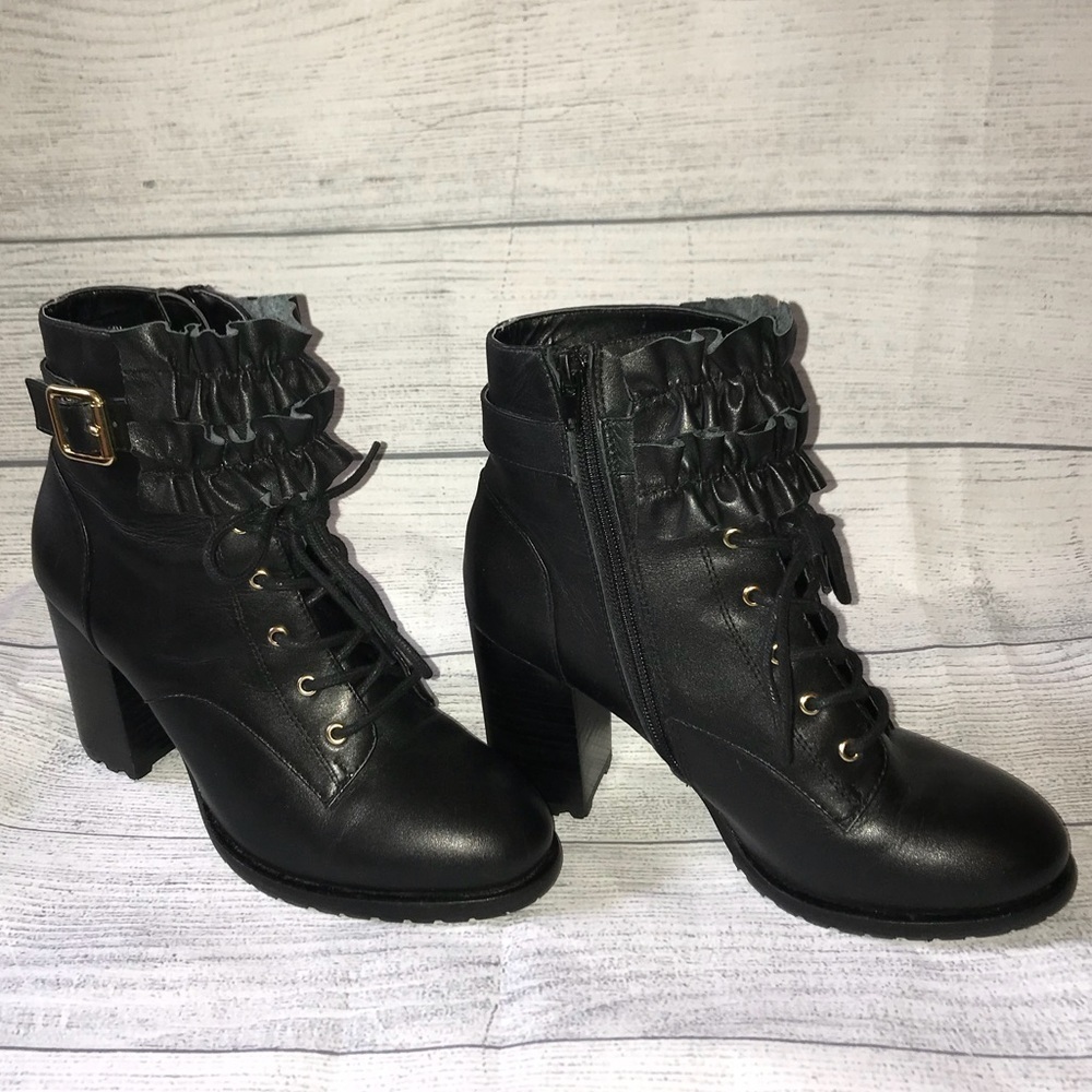 NEW BETSEY JOHNSON Alleexis Bootie - Picture 2 of 8